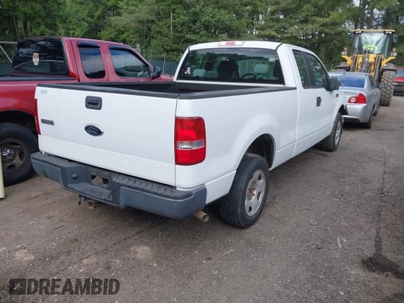 ✅ 2006 Ford F-150 STX • VIN: 1FTRX12W86NB10042 • Lot: 42953712. Listed on IAAI with 248,350 mi. Free auction sales archive from the USA and detailed vehicle history report at DreamBid. Image 4.
