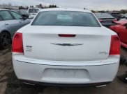 ✅ 2016 Chrysler 300 C • VIN: 2C3CCAKG2GH111566 • Лот: 92059935. Опубликован ранее на Copart с пробегом 146 643 миль. Бесплатный доступ к архиву аукционных продаж из США и подробный отчёт об истории автомобиля на DreamBid. Изображение 6.