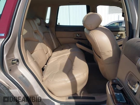 ✅ 1997 Lincoln Town Car Signature • VIN: 1LNLM82W0VY743540 • Lot: 43651698. Listed on IAAI with Not provided. Free auction sales archive from the USA and detailed vehicle history report at DreamBid. Image 8.