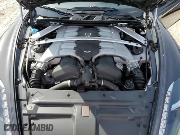 ✅ 2011 Aston Martin Rapide • VIN: SCFHDDAJ1BAF01096 • Lot: 78094834. Wystawiony na Copart z przebiegiem Nie podano. Bezpłatny archiwum sprzedaży aukcyjnych z USA i szczegółowy raport historii pojazdu na DreamBid. Zdjęcie 11.