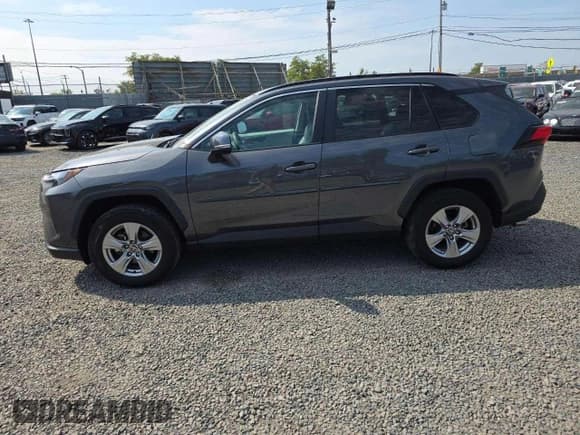 ✅ 2023 Toyota RAV4 XLE • VIN: 2T3P1RFV2PC327610 • Lot: 92284875. Wystawiony na Copart z przebiegiem 18 851 mil. Bezpłatny archiwum sprzedaży aukcyjnych z USA i szczegółowy raport historii pojazdu na DreamBid. Zdjęcie 14.