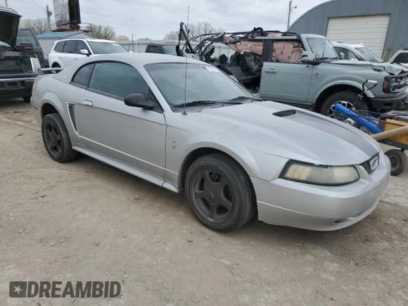 ✅ 2001 Ford Mustang Standard • VIN: 1FAFP40401F200672 • Lot: 51295345. Listed on Copart with Not provided. Free auction sales archive from the USA and detailed vehicle history report at DreamBid. Image 4.