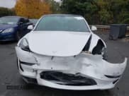 ✅ 2020 Tesla Model 3 Standard Range Plus • VIN: 5YJ3E1EA8LF660377 • Lot: 43582112. Wystawiony na IAAI z przebiegiem 37 420 mil. Bezpłatny archiwum sprzedaży aukcyjnych z USA i szczegółowy raport historii pojazdu na DreamBid. Zdjęcie 12.