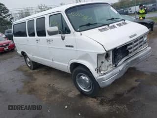 ✅ 1992 Dodge Passenger • VIN: 2B5WB35Y5NK172074 • Lot: 42010461. Wystawiony na IAAI z przebiegiem 101 961 mil. Bezpłatny archiwum sprzedaży aukcyjnych z USA i szczegółowy raport historii pojazdu na DreamBid. Zdjęcie 1.