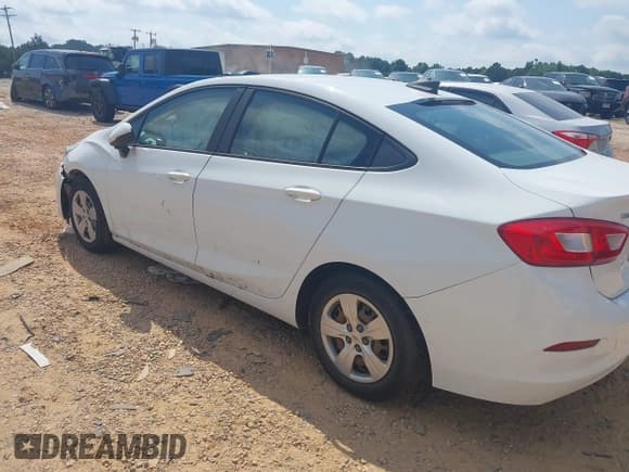 ✅ 2017 Chevrolet Cruze LS • VIN: 1G1BC5SM4H7108551 • Lot: 42629744. Listed on IAAI with 67,874 mi. Free auction sales archive from the USA and detailed vehicle history report at DreamBid. Image 3.