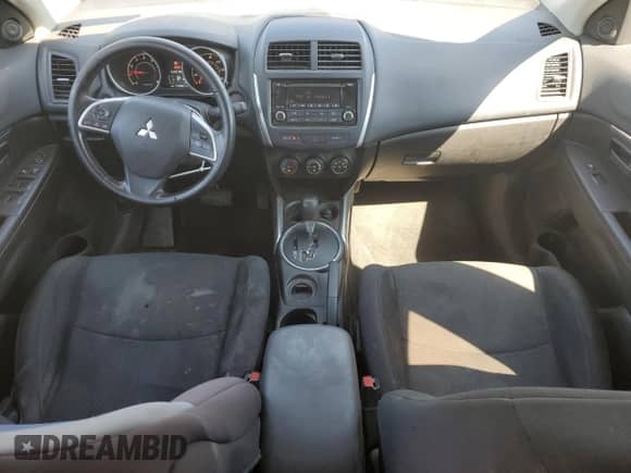 2014 Mitsubishi Outlander ES с VIN 4A4AP3AU7EE030165, выставлен на аукционе Copart как лот 80683405 с пробегом 114 344 миль миль и Списание • Salvage title. История ставок и продаж доступна на DreamBid. Изображение 8.