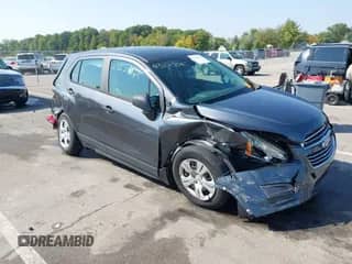 2016 Chevrolet Trax LS z VIN 3GNCJKSB6GL250531, wystawiony jako IAAI lot #43229045 z przebiegiem 92 743 mil mil oraz . Historia ofert i sprzedaży dostępna na DreamBid. Obrazek 1.