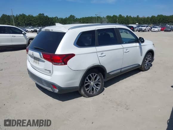 2018 Mitsubishi Outlander SE with VIN JA4AD3A38JZ053880, listed as a IAAI auction lot 43217197 with 131,340 mi miles and . Bid and sale history available at DreamBid. Image 4.