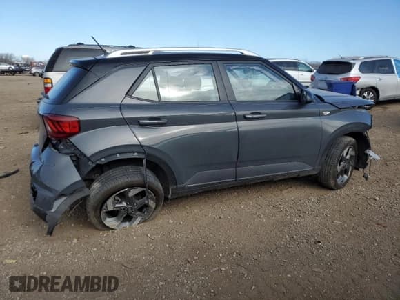 ✅ 2024 Hyundai Venue Limited • VIN: KMHRC8A37RU312646 • Lot: 92647745. Listed on Copart with 21,717 mi. Free auction sales archive from the USA and detailed vehicle history report at DreamBid. Image 3.