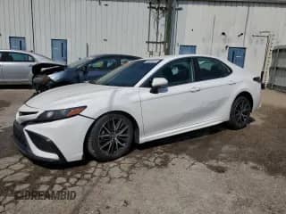 2022 Toyota Camry SE с VIN 4T1G11AK6NU664266, выставлен на аукционе Copart как лот 80163755 с пробегом 57 186 миль миль и Чистый • Clean title. История ставок и продаж доступна на DreamBid. Изображение 1.