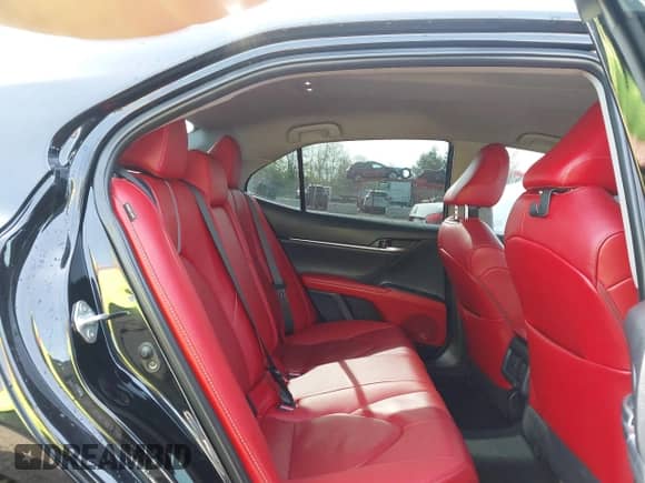 2021 Toyota Camry Hybrid XSE z VIN 4T1K31AK5MU024696, wystawiony jako IAAI lot #42095395 z przebiegiem 61 146 mil mil oraz . Historia ofert i sprzedaży dostępna na DreamBid. Obrazek 8.