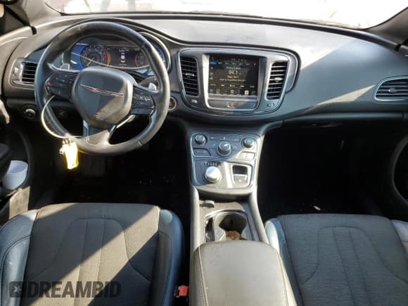 ✅ 2016 Chrysler 200 S • VIN: 1C3CCCBB4GN124732 • Lot: 70308235. Wystawiony na Copart z przebiegiem 91 669 mil. Bezpłatny archiwum sprzedaży aukcyjnych z USA i szczegółowy raport historii pojazdu na DreamBid. Zdjęcie 8.