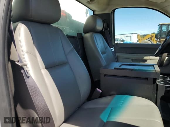 ✅ 2014 Chevrolet Silverado 2500HD Work Truck • VIN: 1GC0KVCG2EF165889 • Лот: 69991135. Опубликован ранее на Copart с пробегом 229 423 миль. Бесплатный доступ к архиву аукционных продаж из США и подробный отчёт об истории автомобиля на DreamBid. Изображение 10.