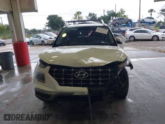 2023 Hyundai Venue Limited z VIN KMHRC8A32PU266009, wystawiony jako IAAI lot #43364487 z przebiegiem 6 798 mil mil oraz . Historia ofert i sprzedaży dostępna na DreamBid. Obrazek 13.