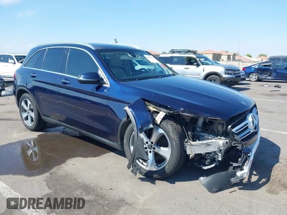 ✅ 2019 Mercedes-Benz GLC 300 • VIN: WDC0G4KB0KV158601 • Lot: 43071294. Wystawiony na IAAI z przebiegiem 88 702 mil. Bezpłatny archiwum sprzedaży aukcyjnych z USA i szczegółowy raport historii pojazdu na DreamBid. Zdjęcie 1.
