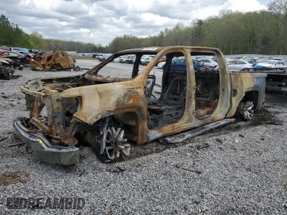 ✅ 2022 GMC Sierra 1500 SLT • VIN: 3GTU9DEL7NG131320 • Лот: 51537285. Опубликован ранее на Copart с пробегом Не указан. Бесплатный доступ к архиву аукционных продаж из США и подробный отчёт об истории автомобиля на DreamBid. Изображение 1.