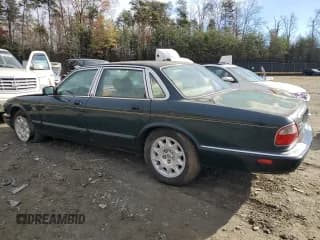 ✅ 1998 Jaguar XJ • VIN: SAJHX1241WC839104 • Лот: 81911744. Опубликован ранее на Copart с пробегом 61 956 миль. Бесплатный доступ к архиву аукционных продаж из США и подробный отчёт об истории автомобиля на DreamBid. Изображение 2.