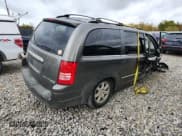 ✅ 2010 Chrysler Town & Country Touring Plus • VIN: 2A4RR8D10AR392915 • Lot: 86227995. Wystawiony na Copart z przebiegiem Nie podano. Bezpłatny archiwum sprzedaży aukcyjnych z USA i szczegółowy raport historii pojazdu na DreamBid. Zdjęcie 3.