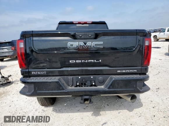 ✅ 2025 GMC Sierra 2500HD Denali Ultimate • VIN: 1GT4UXEY7SF194913 • Lot: 56927885. Wystawiony na Copart z przebiegiem 4 755 mil. Bezpłatny archiwum sprzedaży aukcyjnych z USA i szczegółowy raport historii pojazdu na DreamBid. Zdjęcie 6.