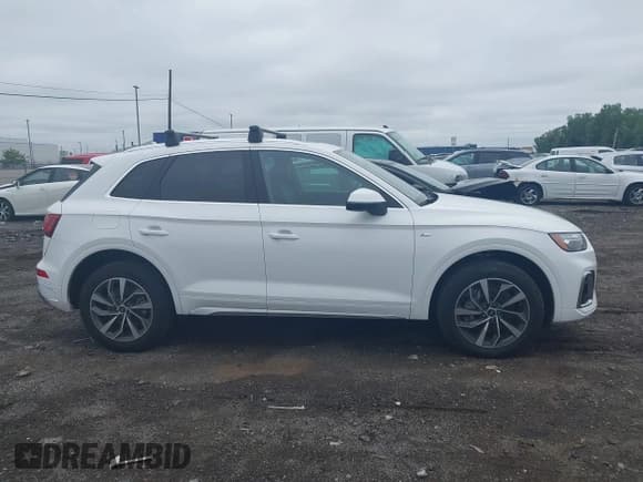 ✅ 2024 Audi Q5 S line Premium Plus • VIN: WA1EAAFY1R2070320 • Лот: 43018096. Опубликован ранее на IAAI с пробегом 37 122 миль. Бесплатный доступ к архиву аукционных продаж из США и подробный отчёт об истории автомобиля на DreamBid. Изображение 13.