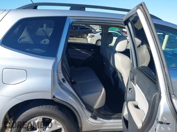 ✅ 2014 Subaru Forester Touring • VIN: JF2SJAPC9EH431250 • Lot: 43577751. Listed on IAAI with 93,099 mi. Free auction sales archive from the USA and detailed vehicle history report at DreamBid. Image 8.