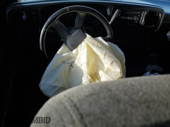 ✅ 2003 Chevrolet Silverado 2500HD LS • VIN: 1GCHK29U23E350574 • Lot: 83432514. Wystawiony na Copart z przebiegiem Nie podano. Bezpłatny archiwum sprzedaży aukcyjnych z USA i szczegółowy raport historii pojazdu na DreamBid. Zdjęcie 8.