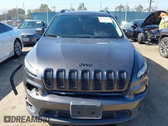 ✅ 2018 Jeep Cherokee Latitude • VIN: 1C4PJLCX2JD527909 • Lot: 42317476. Listed on IAAI with 113,783 mi. Free auction sales archive from the USA and detailed vehicle history report at DreamBid. Image 12.