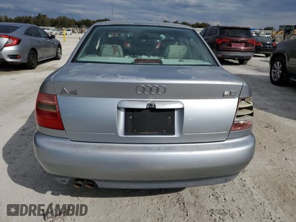 ✅ 1998 Audi A4 • VIN: WAUED28D7WA102408 • Lot: 77905754. Wystawiony na Copart z przebiegiem Nie podano. Bezpłatny archiwum sprzedaży aukcyjnych z USA i szczegółowy raport historii pojazdu na DreamBid. Zdjęcie 6.