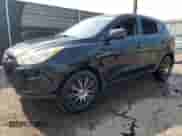 2010 Hyundai Tucson GLS z VIN KM8JT3AC0AU076751, wystawiony jako Copart lot #71192174 z przebiegiem Nie podano mil oraz Czysty tytuł • Clean title. Historia ofert i sprzedaży dostępna na DreamBid. Obrazek 1.