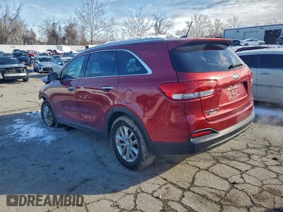 ✅ 2017 Kia Sorento LX • VIN: 5XYPGDA52HG193902 • Лот: 95252665. Опубликован ранее на Copart с пробегом 167 546 миль. Бесплатный доступ к архиву аукционных продаж из США и подробный отчёт об истории автомобиля на DreamBid. Изображение 2.