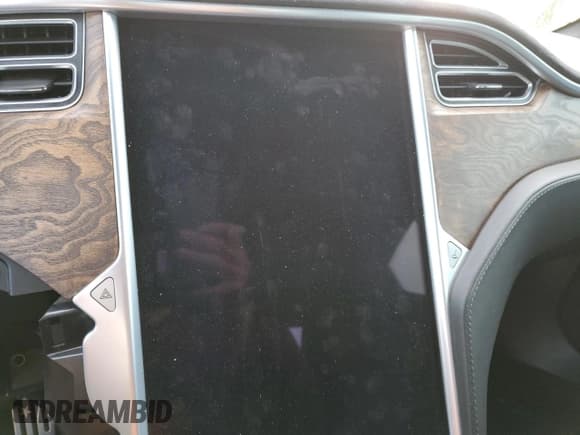 ✅ 2016 Tesla Model S 90D • VIN: 5YJSA1E46GF152593 • Лот: 87274355. Опубликован ранее на Copart с пробегом Не указан. Бесплатный доступ к архиву аукционных продаж из США и подробный отчёт об истории автомобиля на DreamBid. Изображение 9.