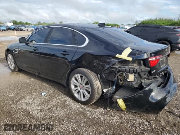 ✅ 2016 Jaguar XF 35t Premium • VIN: SAJBD4BV1GCY14391 • Lot: 80477475. Listed on Copart with 79,930 mi. Free auction sales archive from the USA and detailed vehicle history report at DreamBid. Image 2.