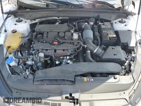 ✅ 2022 Kia K5 GT-Line • VIN: 5XXG64J23NG089573 • Lot: 57070505. Wystawiony na Copart z przebiegiem 60 406 mil. Bezpłatny archiwum sprzedaży aukcyjnych z USA i szczegółowy raport historii pojazdu na DreamBid. Zdjęcie 11.