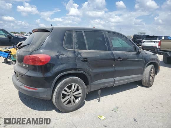 2013 Volkswagen Tiguan SE с VIN WVGAV7AXXDW519677, выставлен на аукционе Copart как лот 72686304 с пробегом Не указан миль и Списание • Salvage title. История ставок и продаж доступна на DreamBid. Изображение 3.