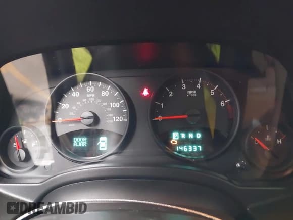 ✅ 2012 Jeep Patriot Latitude • VIN: 1C4NJPFB6CD631692 • Lot: 42826397. Wystawiony na IAAI z przebiegiem 146 337 mil. Bezpłatny archiwum sprzedaży aukcyjnych z USA i szczegółowy raport historii pojazdu na DreamBid. Zdjęcie 7.