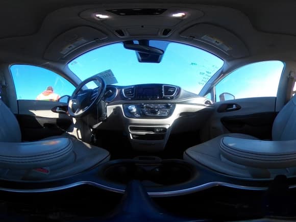 ✅ 2017 Chrysler Pacifica Limited • VIN: 2C4RC1GG3HR591689 • Лот: 43412104. Опубликован ранее на IAAI с пробегом 203 203 миль. Бесплатный доступ к архиву аукционных продаж из США и подробный отчёт об истории автомобиля на DreamBid. Изображение 19.