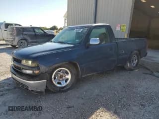 ✅ 2001 Chevrolet Silverado 1500 • VIN: 1GCEC14W91Z247662 • Лот: 76555384. Опубликован ранее на Copart с пробегом 203 707 миль. Бесплатный доступ к архиву аукционных продаж из США и подробный отчёт об истории автомобиля на DreamBid. Изображение 1.