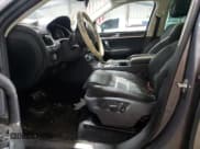 ✅ 2017 Volkswagen Touareg Executive • VIN: WVGGF7BP0HD004307 • Lot: 76569994. Listed on Copart with Not provided. Free auction sales archive from the USA and detailed vehicle history report at DreamBid. Image 7.