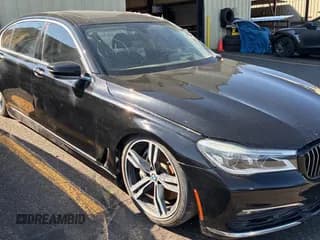 ✅ 2017 BMW 7 Series 750i • VIN: WBA7F0C35HGM21697 • Lot: 82095145. Wystawiony na Copart z przebiegiem 97 794 mil. Bezpłatny archiwum sprzedaży aukcyjnych z USA i szczegółowy raport historii pojazdu na DreamBid. Zdjęcie 1.