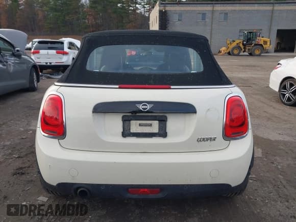 ✅ 2019 MINI Convertible Cooper • VIN: WMWWG5C51K3H07720 • Лот: 43660610. Опубликован ранее на IAAI с пробегом 52 494 миль. Бесплатный доступ к архиву аукционных продаж из США и подробный отчёт об истории автомобиля на DreamBid. Изображение 16.