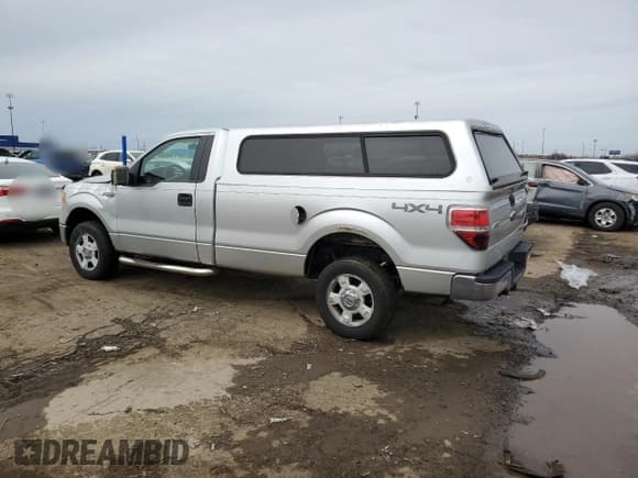 ✅ 2010 Ford F-150 XL • VIN: 1FTNF1E83AKE25517 • Лот: 51992535. Опубликован ранее на Copart с пробегом 140 373 миль. Бесплатный доступ к архиву аукционных продаж из США и подробный отчёт об истории автомобиля на DreamBid. Изображение 2.