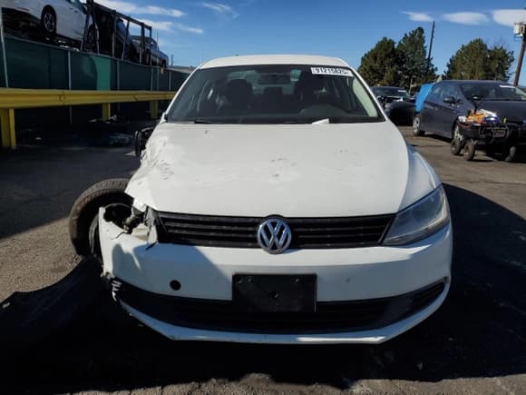 ✅ 2014 Volkswagen Jetta S • VIN: 3VW2K7AJ0EM421883 • Lot: 91215825. Listed on Copart with 136,582 mi. Free auction sales archive from the USA and detailed vehicle history report at DreamBid. Image 5.