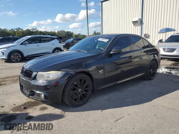 2011 BMW 3 Series 335i xDrive с VIN WBAPL5C56BA920185, выставлен на аукционе Copart как лот 90999975 с пробегом Не указан миль и Чистый • Clean title. История ставок и продаж доступна на DreamBid. Изображение 1.