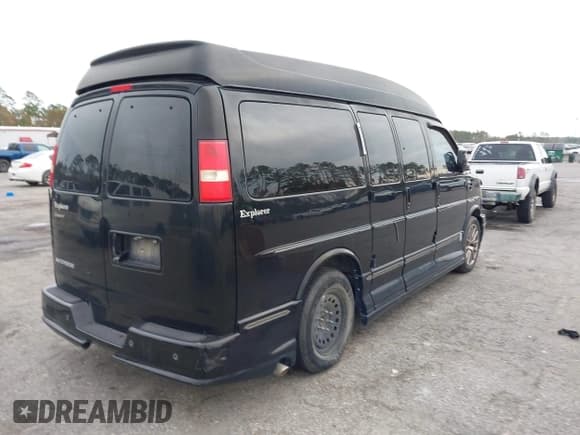 ✅ 2014 Chevrolet Express Cargo Upfitter • VIN: 1GBSGDC42E1123458 • Lot: 43742144. Listed on IAAI with 165,786 mi. Free auction sales archive from the USA and detailed vehicle history report at DreamBid. Image 4.