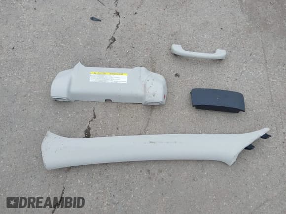 ✅ 2019 Chevrolet Silverado 1500 LT • VIN: 2GCRCPEC7K1115535 • Lot: 42413006. Wystawiony na IAAI z przebiegiem 136 455 mil. Bezpłatny archiwum sprzedaży aukcyjnych z USA i szczegółowy raport historii pojazdu na DreamBid. Zdjęcie 12.