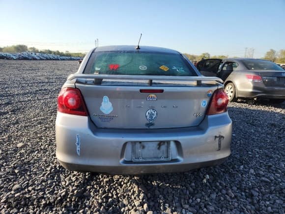 ✅ 2014 Dodge Avenger R/T • VIN: 1C3CDZBG7EN214403 • Лот: 84228555. Опубликован ранее на Copart с пробегом 175 489 миль. Бесплатный доступ к архиву аукционных продаж из США и подробный отчёт об истории автомобиля на DreamBid. Изображение 6.