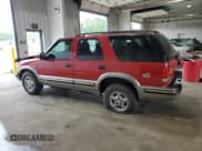 ✅ 1998 Chevrolet Blazer LS • VIN: 1GNDT13W7W2125774 • Lot: 63286745. Wystawiony na Copart z przebiegiem 142 305 mil. Bezpłatny archiwum sprzedaży aukcyjnych z USA i szczegółowy raport historii pojazdu na DreamBid. Zdjęcie 2.