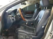 ✅ 2012 Jaguar XJ XJL • VIN: SAJWA2GBXCLV23220 • Lot: 67851025. Wystawiony na Copart z przebiegiem 132 512 mil. Bezpłatny archiwum sprzedaży aukcyjnych z USA i szczegółowy raport historii pojazdu na DreamBid. Zdjęcie 7.