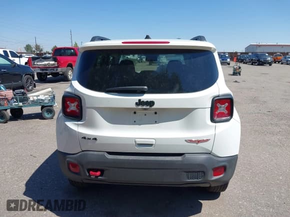 ✅ 2023 Jeep Renegade Trailhawk • VIN: ZACNJDC13PPP66434 • Лот: 39951357. Опубликован ранее на IAAI с пробегом 10 517 миль. Бесплатный доступ к архиву аукционных продаж из США и подробный отчёт об истории автомобиля на DreamBid. Изображение 15.