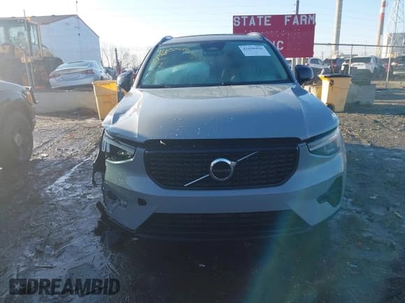 ✅ 2024 Volvo XC40 Core Bright Theme • VIN: YV4L12UK2R2212754 • Lot: 41650426. Listed on IAAI with 15,257 mi. Free auction sales archive from the USA and detailed vehicle history report at DreamBid. Image 12.